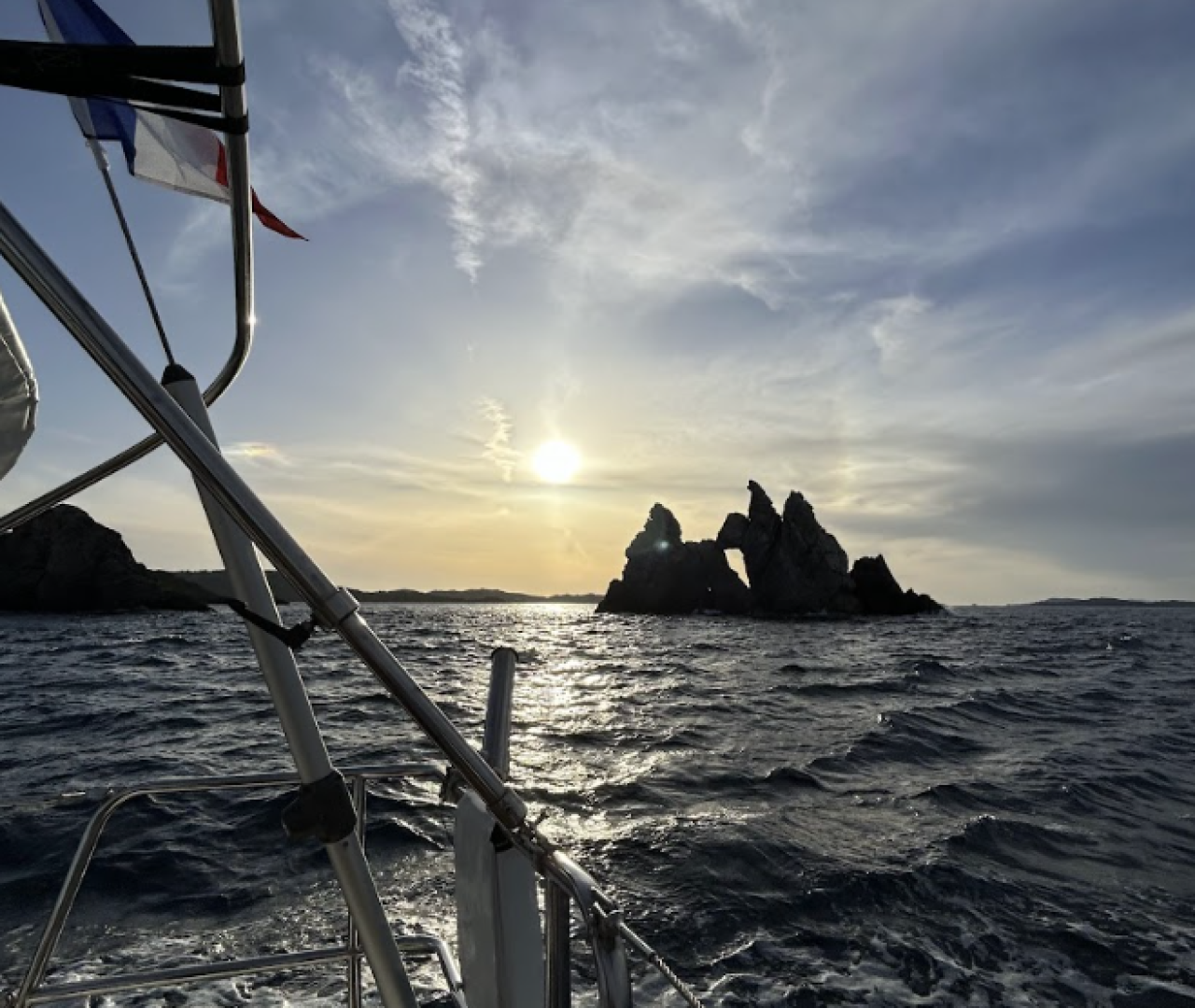 Partez à la découverte de Porquerolles au départ du port d'Hyères
